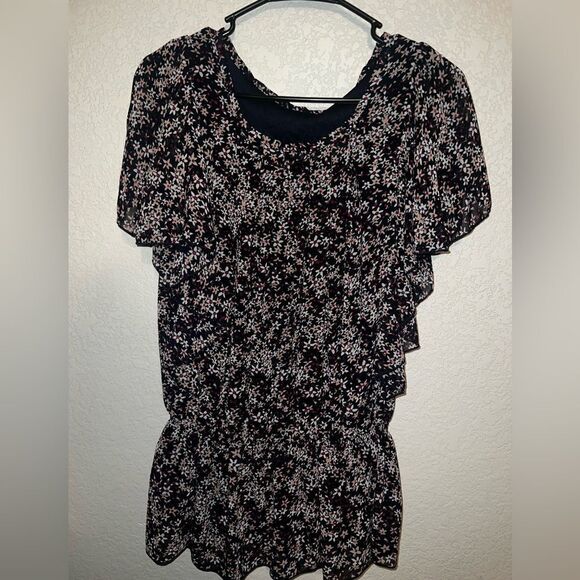 BLACK TOP WITH RED and WHITE FLORAL PATTERN- SIZE MEDIUM - Picture 1 of 6